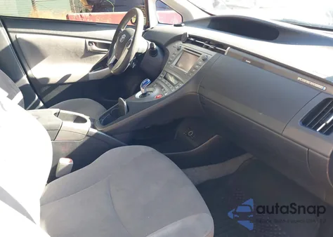 2014 Toyota Prius Plug-In z USA, uszkodzony, nr VIN JTDKN3DP6E3050779